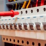 Électricien à Cannes : Quand faire appel à un électricien pour une urgence ?