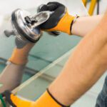 Vitrerie dépannage à Grasse : Les étapes pour une réparation de vitre efficace et durable