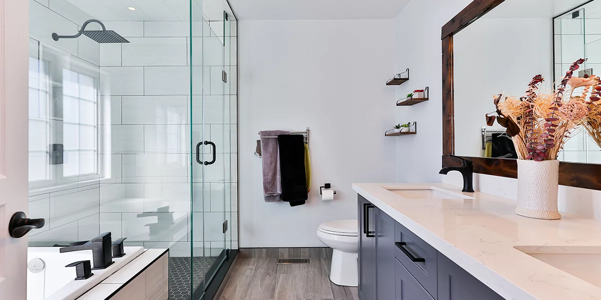 Agencement salle de bain à Saint-Nazaire : Optimiser votre espace avec style