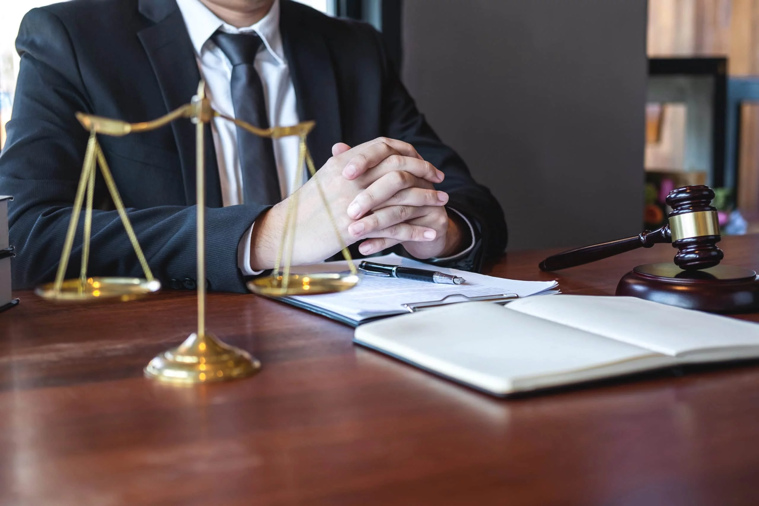 Cabinet d’avocats à Nice – Rôle, missions et différences avec un avocat indépendant