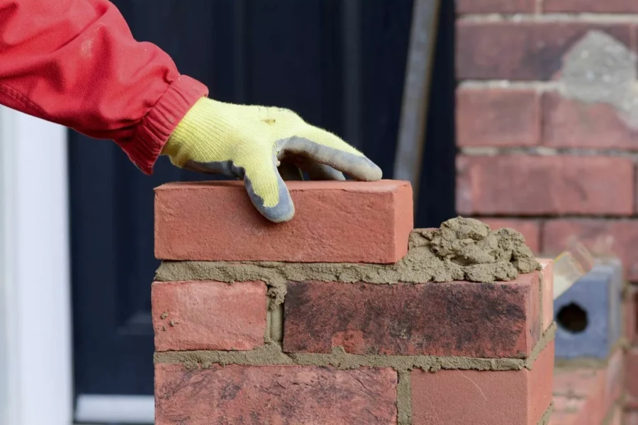 Maçon à Bordeaux : conseils pour préparer votre chantier avant l’arrivée du professionnel