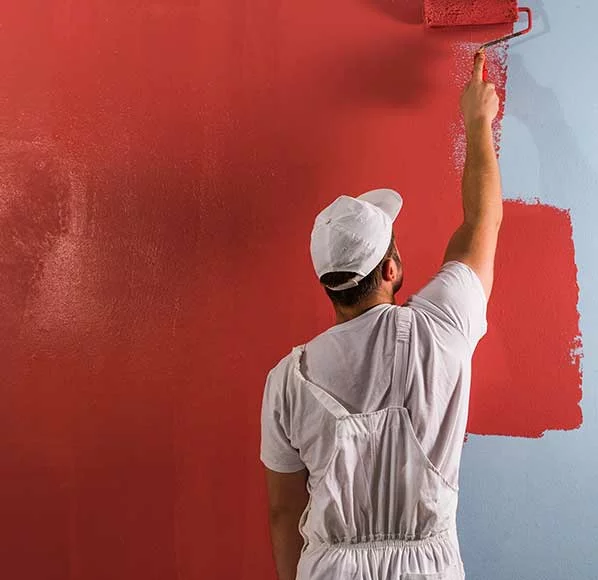 Peintre déco vs peintre en bâtiment : quelles différences ? Comparatif métiers